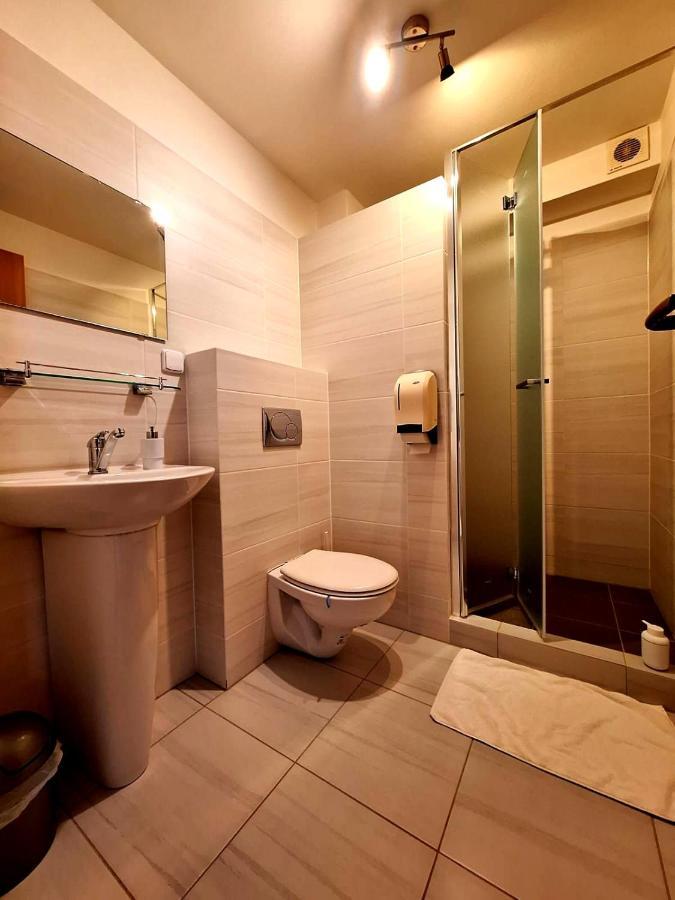 Vila Fenix B&B Ружомберок Екстер'єр фото