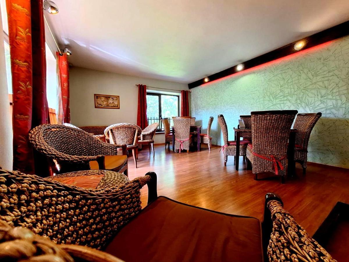 Vila Fenix B&B Ружомберок Екстер'єр фото